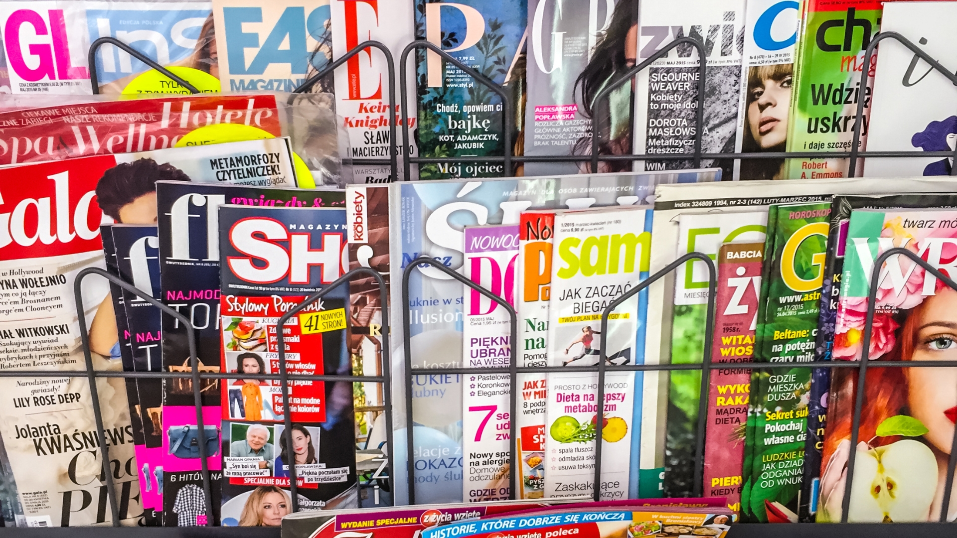 Revista deve indenizar em R$ 70 mil por texto que discriminou domésticas e porteiros